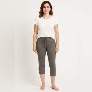 Old Navy Size M Gray Knit Cropped Capri Activewear Pants